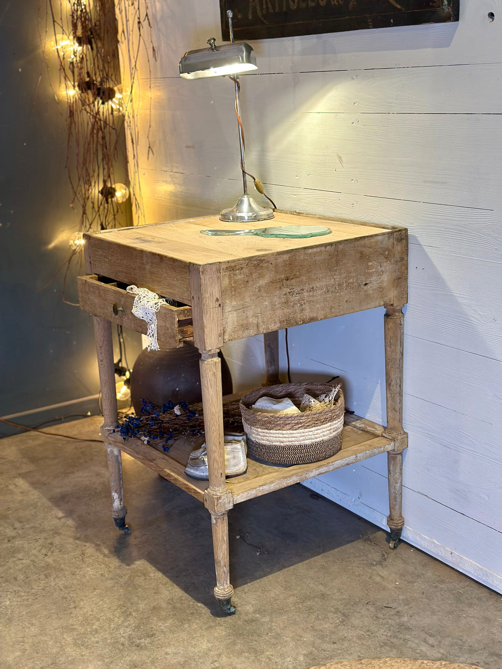 Table de toilette ou d’appoint