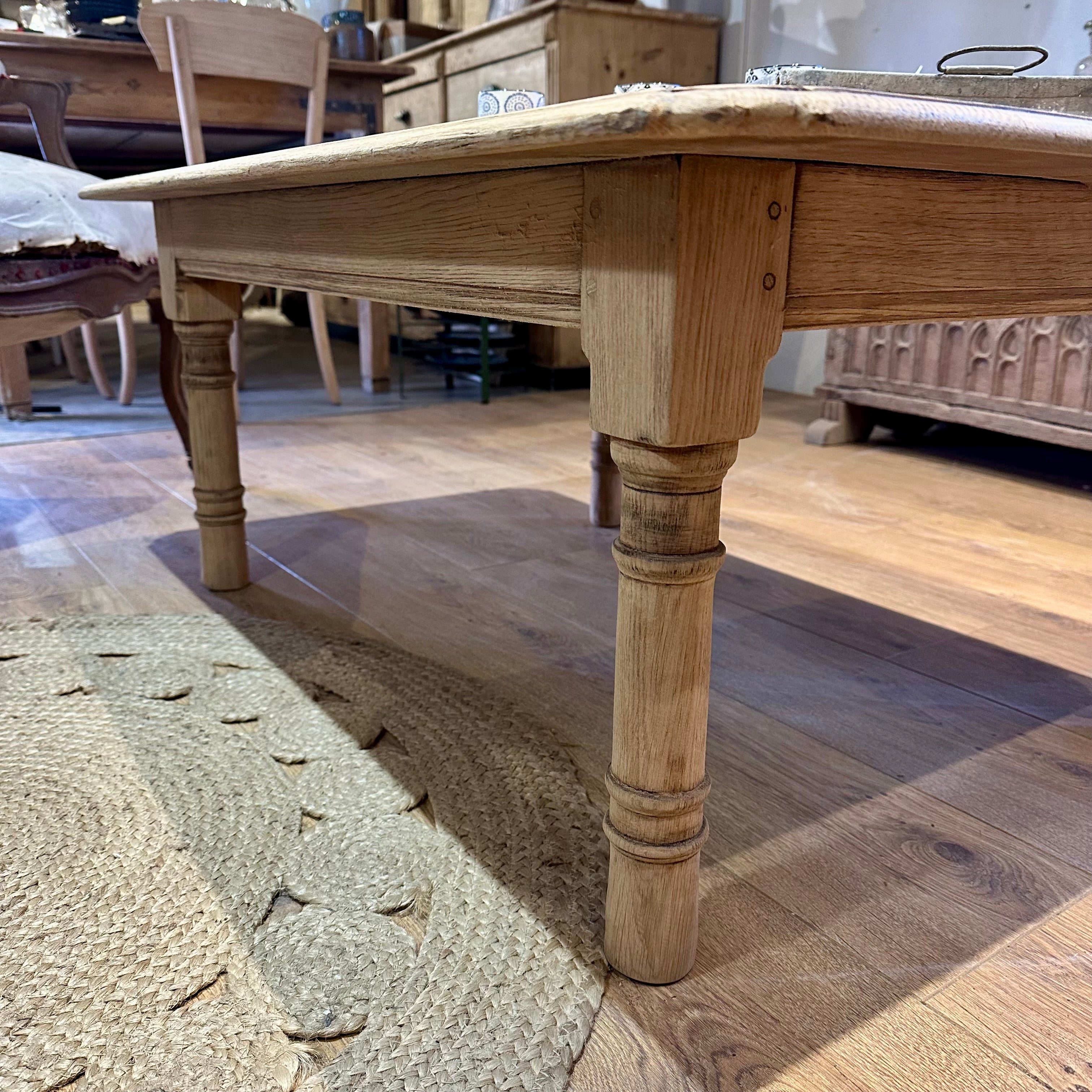 Table basse, chêne.