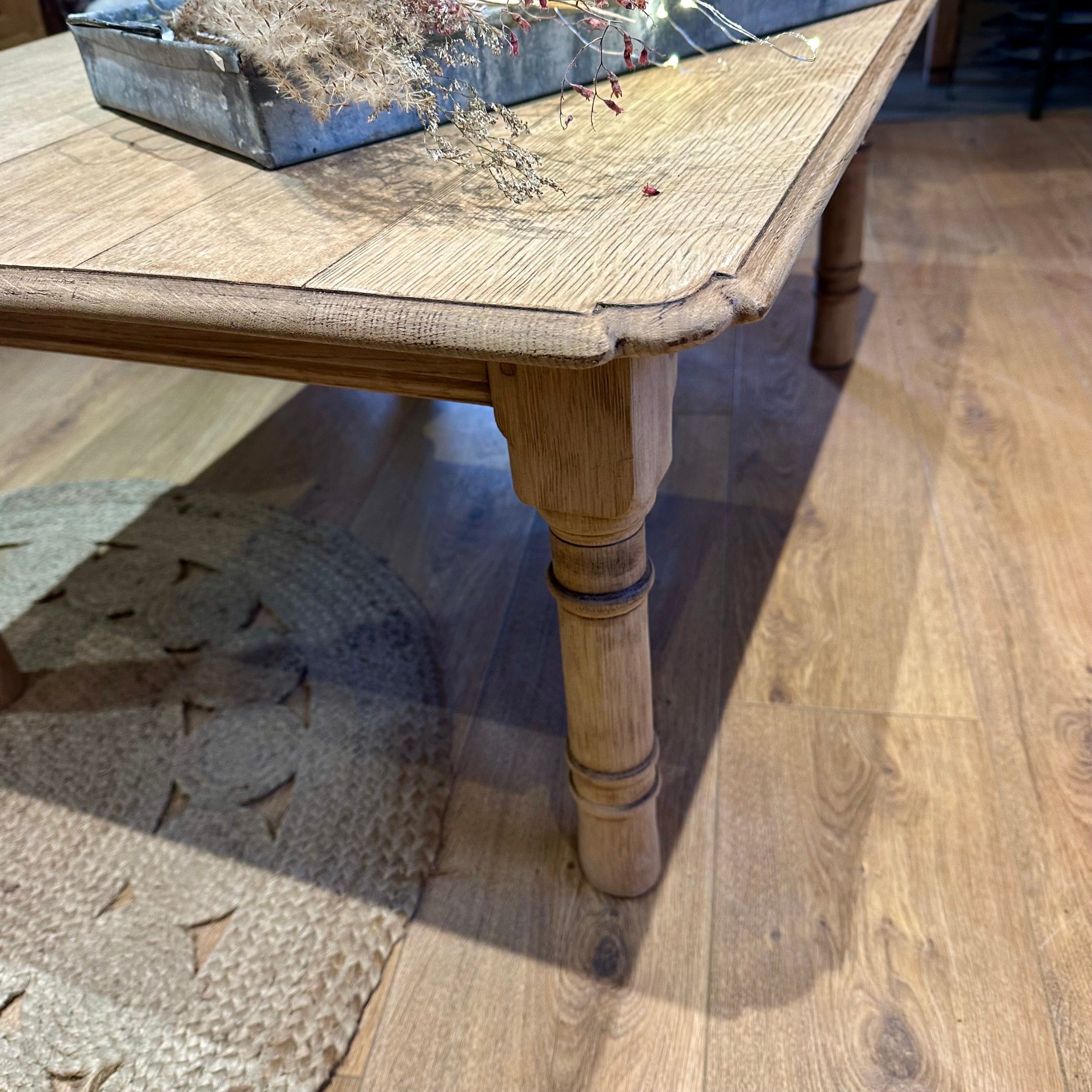 Table basse, chêne.