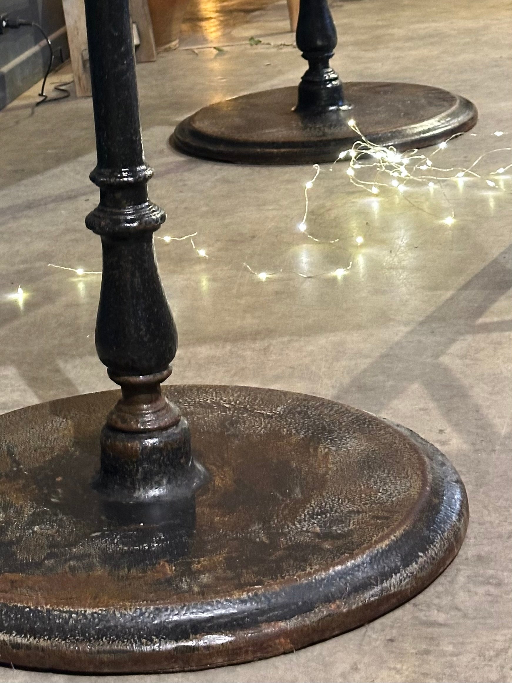 Mange debout, plateau parquet
