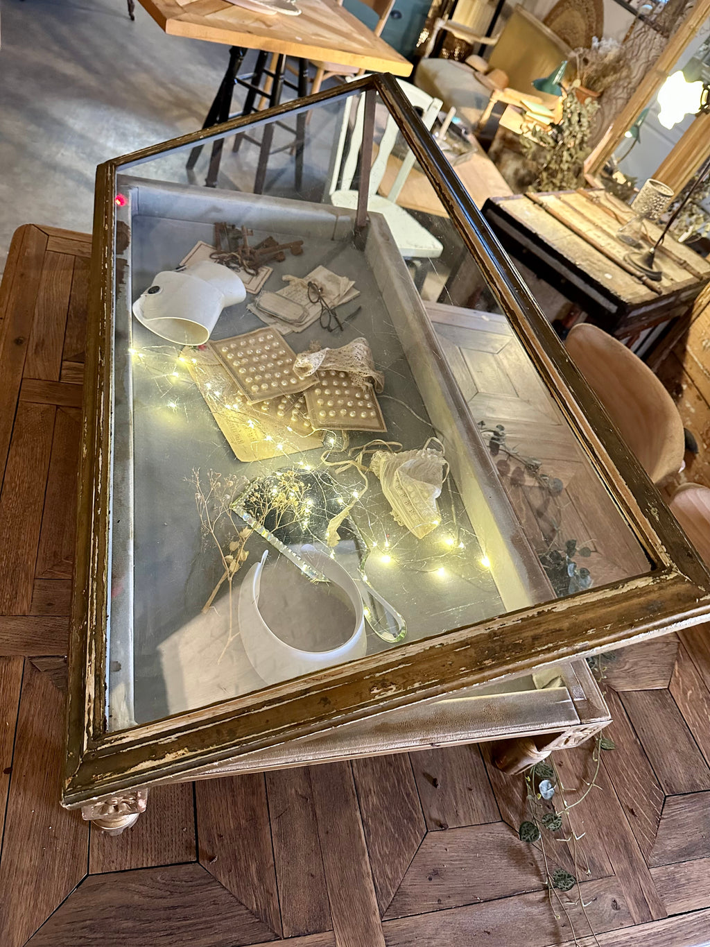 Ancienne vitrine de magasin à poser
