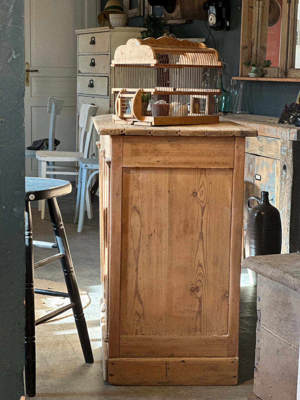 Ancien comptoir en arrondi