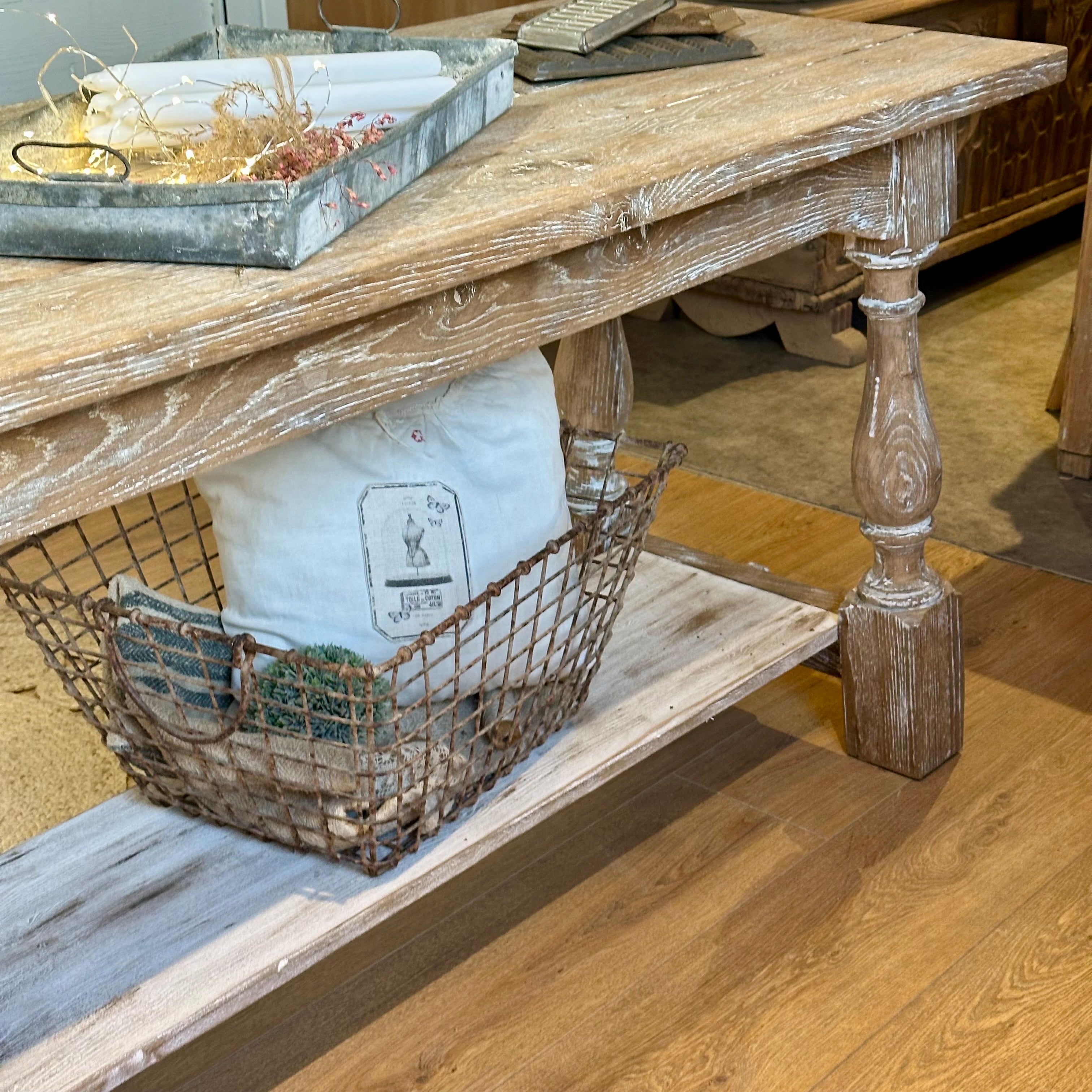Ancienne table de drapier ou console