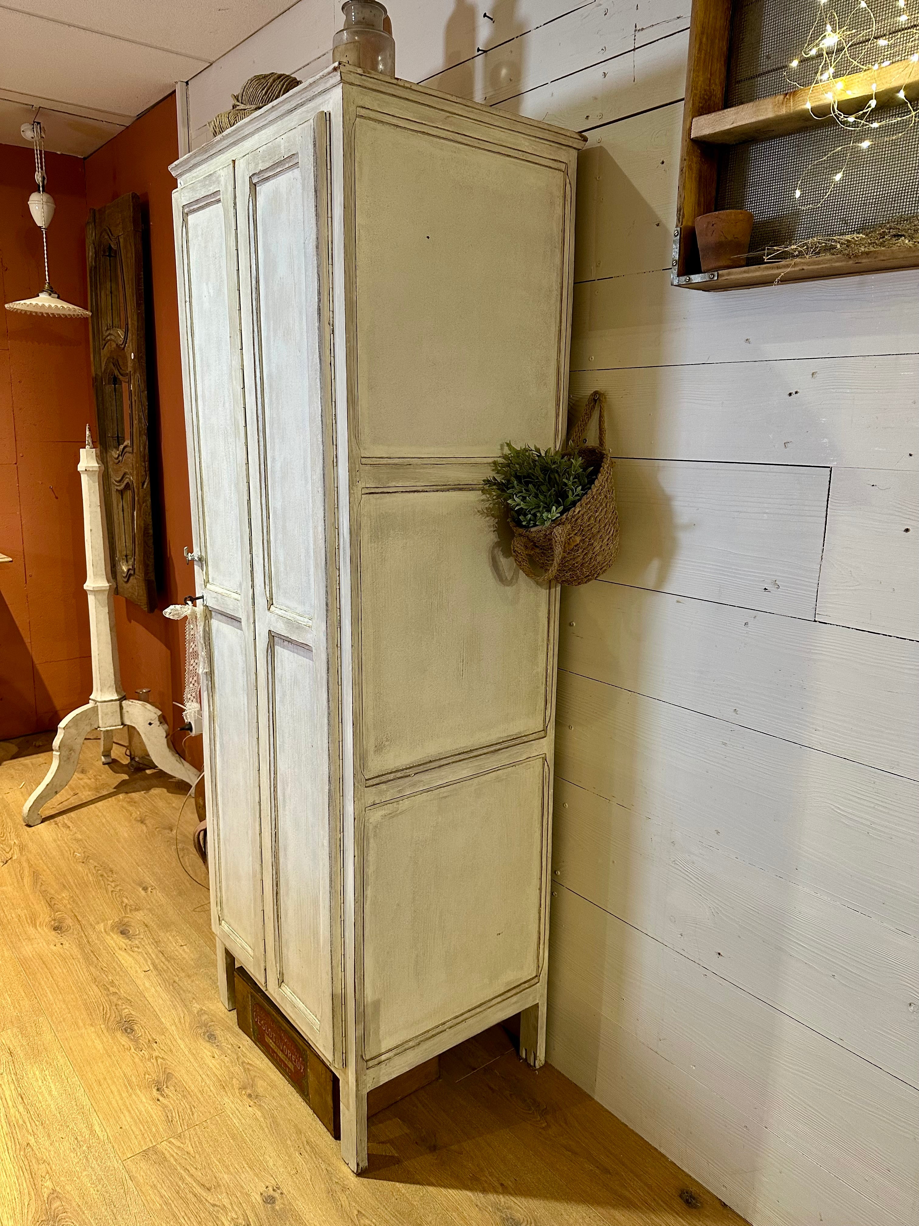 Petite armoire / possibilité vestiaire