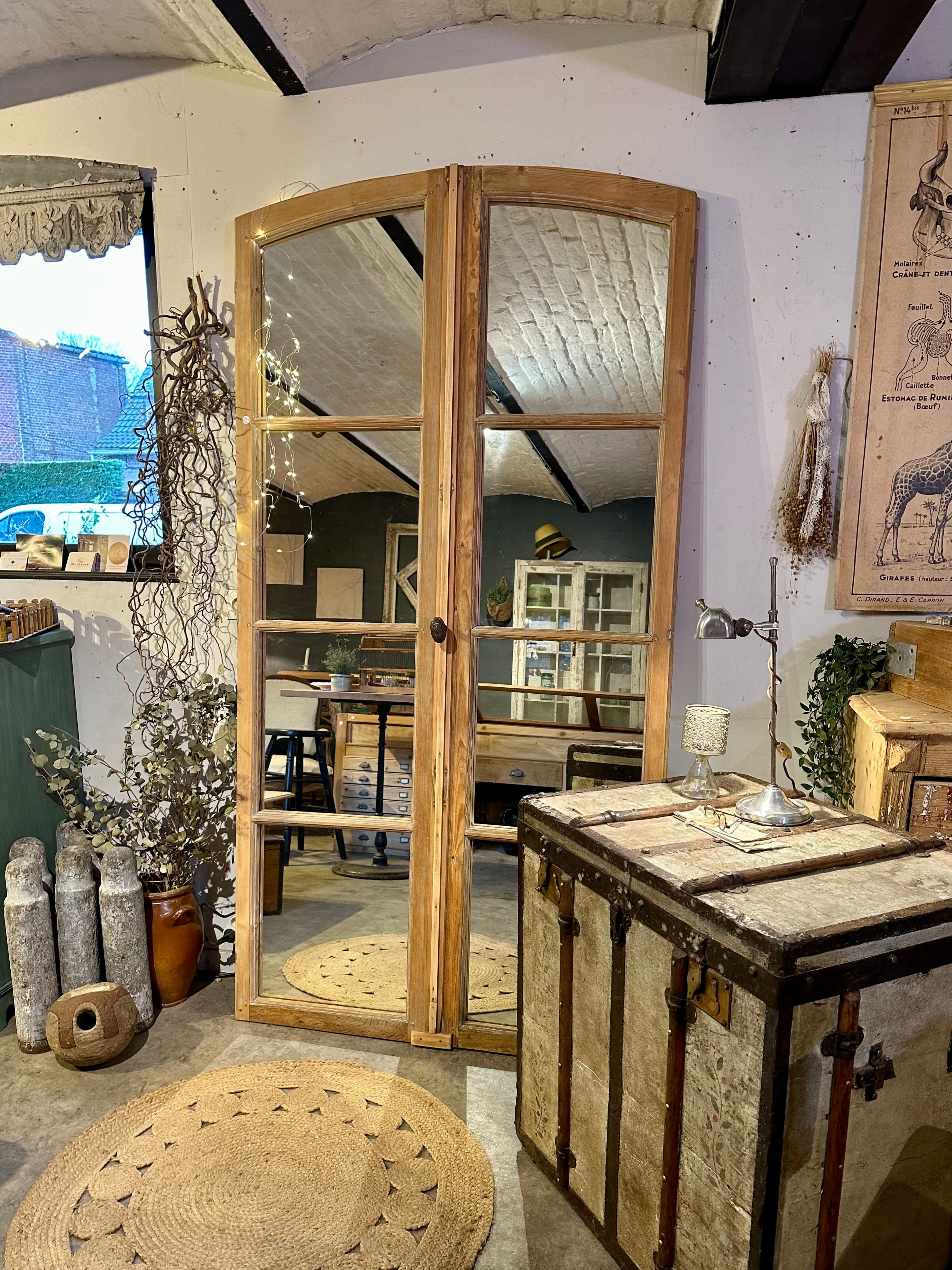 Ancien miroir fenêtre