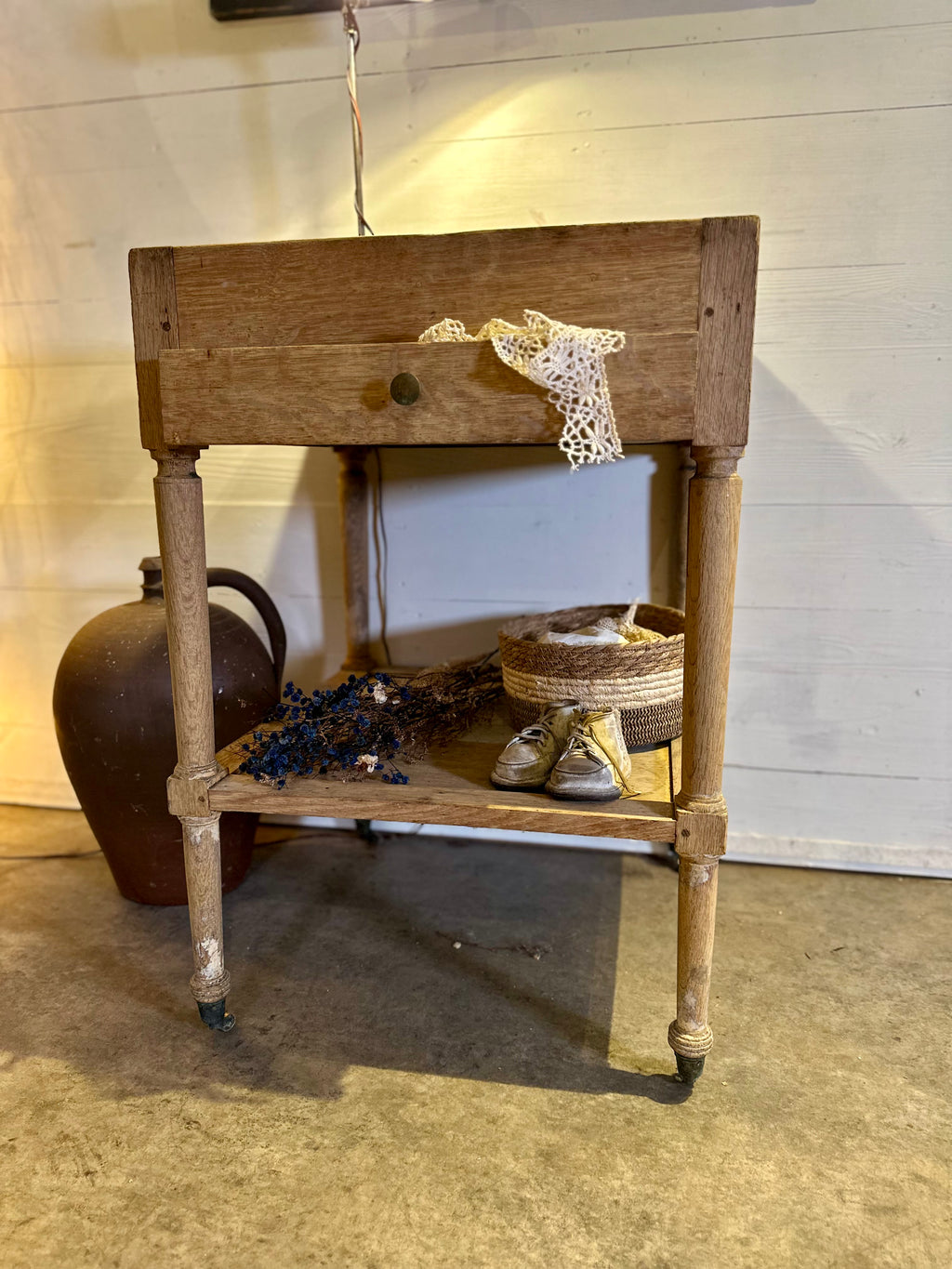 Table de toilette ou d’appoint