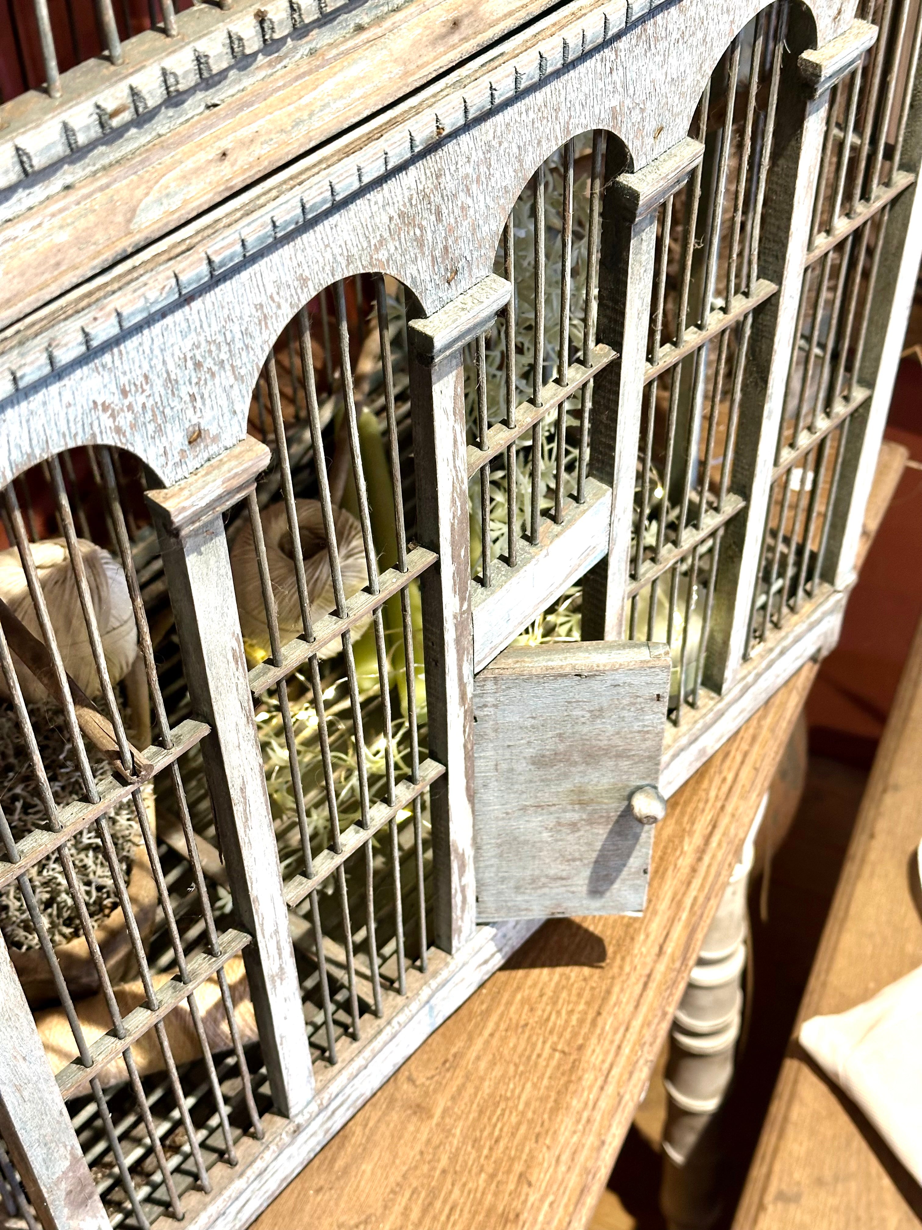 Ancienne cage à oiseaux