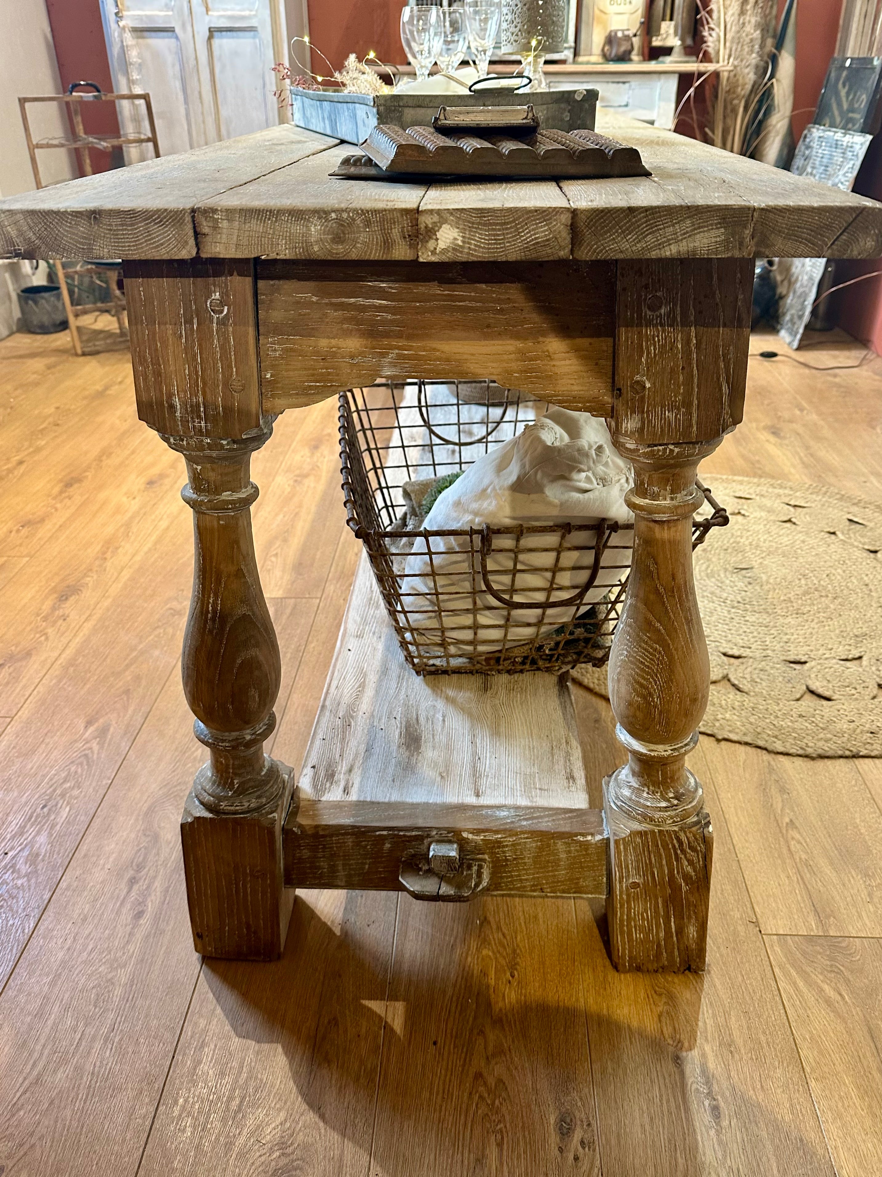 Ancienne table de drapier ou console