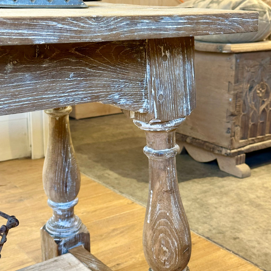 Ancienne table de drapier ou console