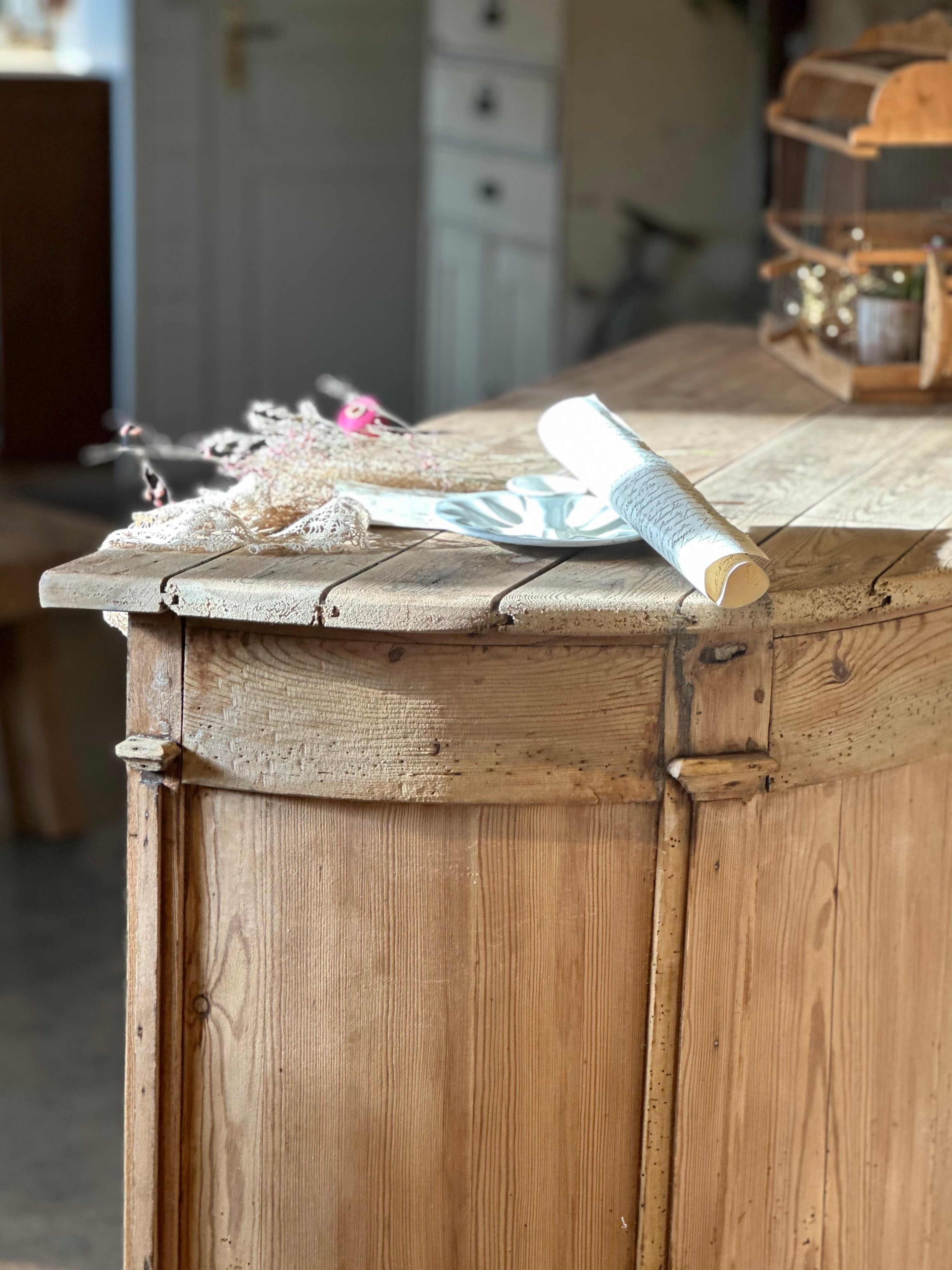 Ancien comptoir en arrondi