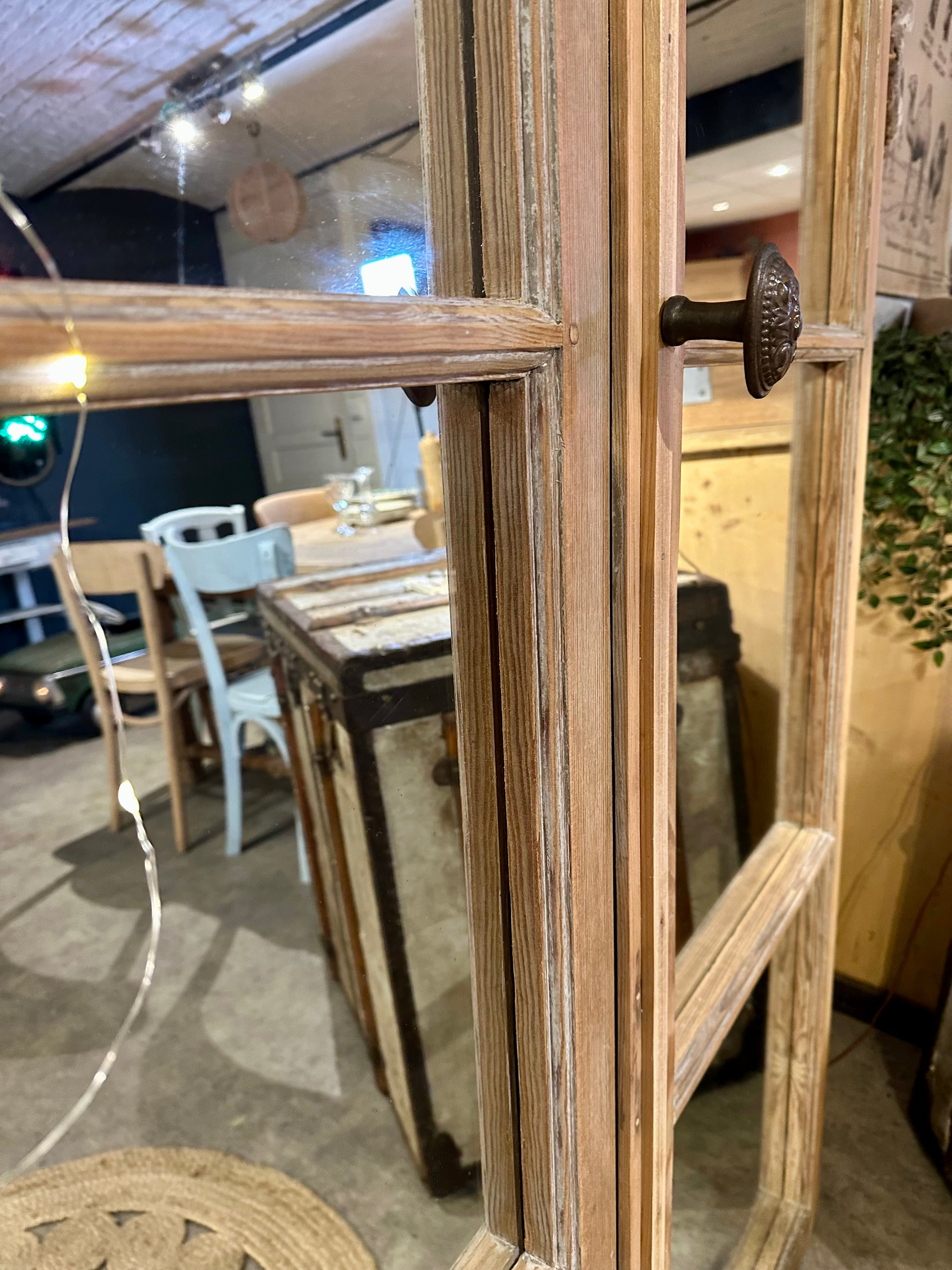 Ancien miroir fenêtre