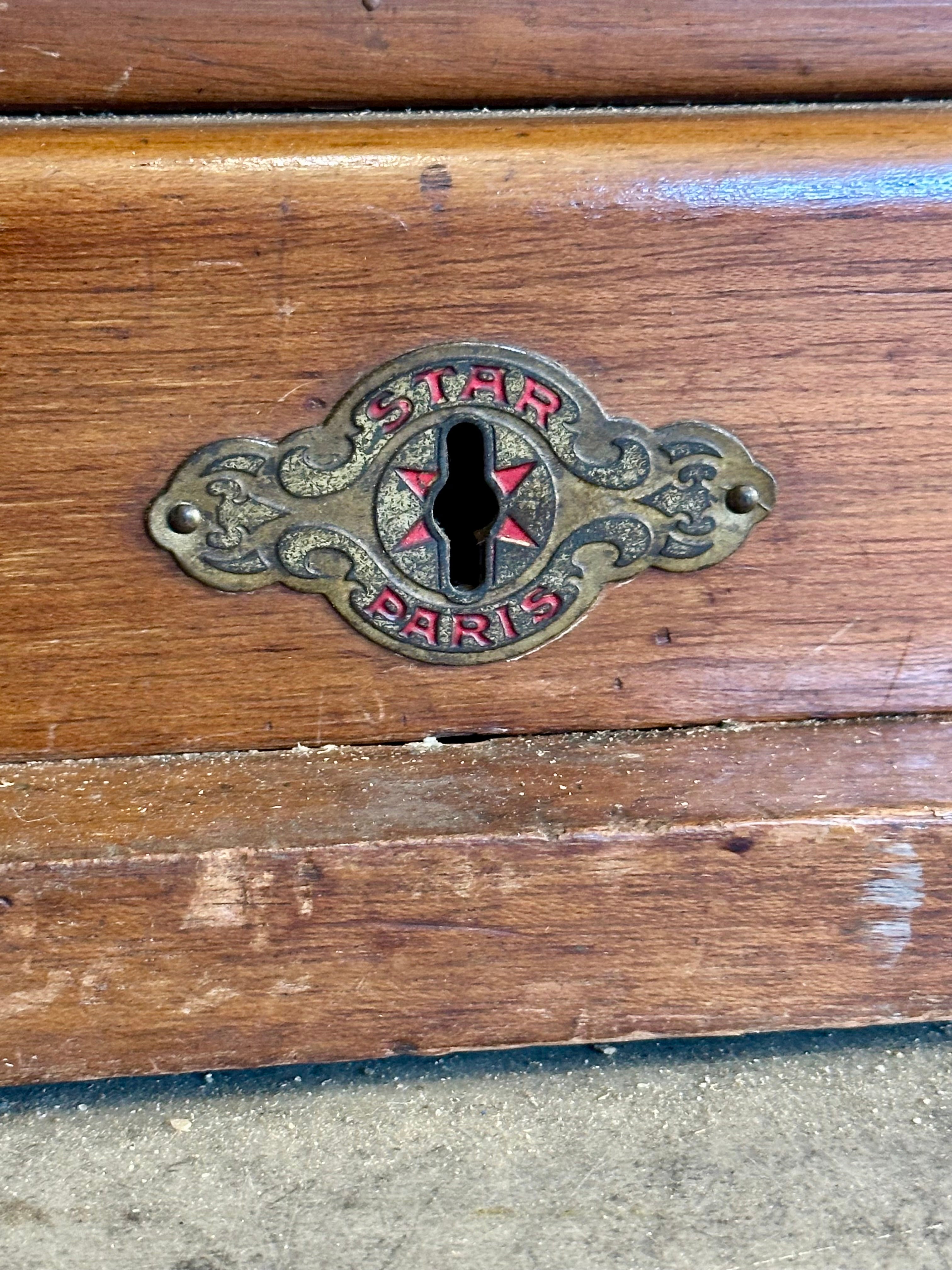 Ancien meuble de notaire à clapets