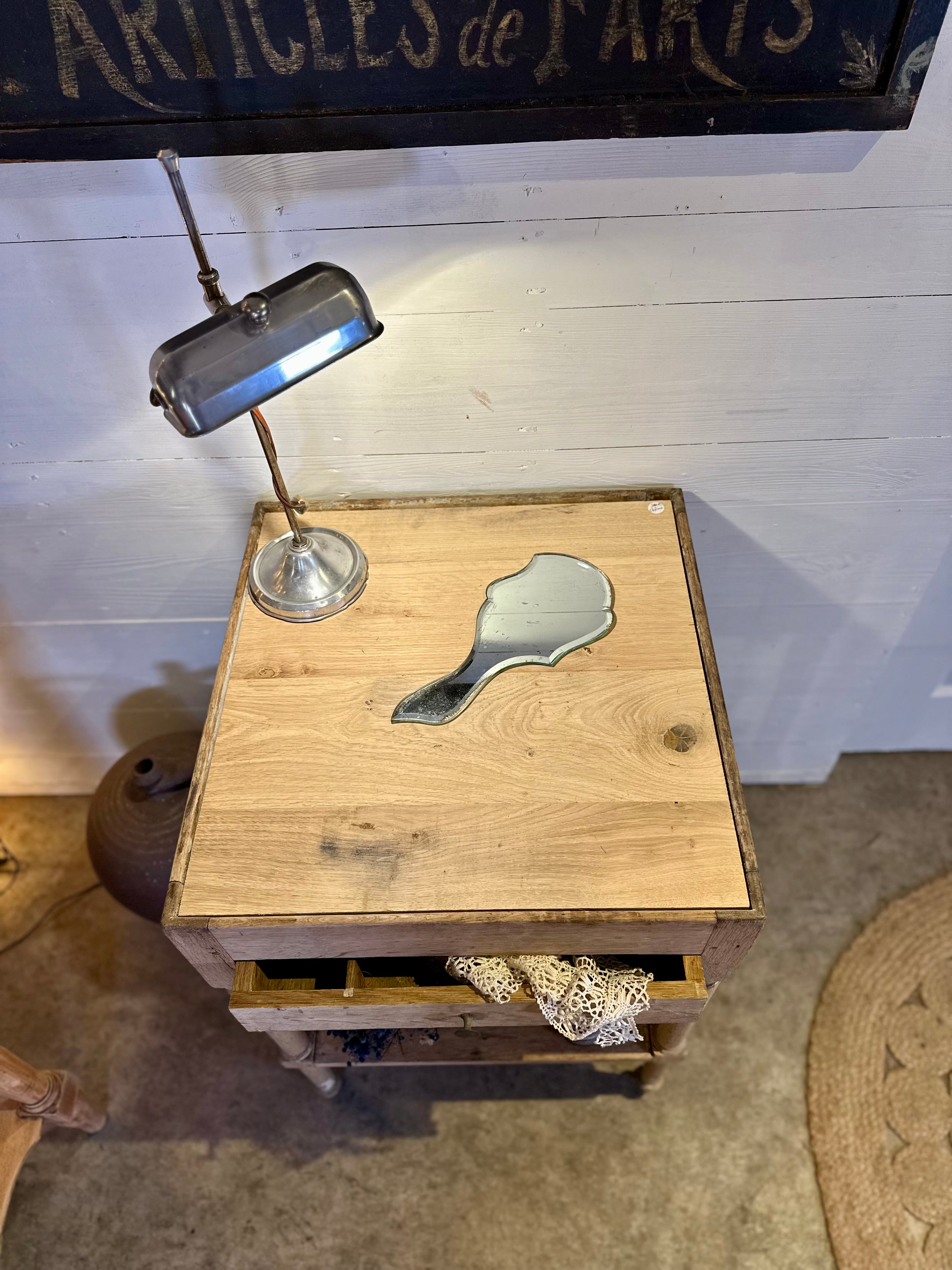 Table de toilette ou d’appoint