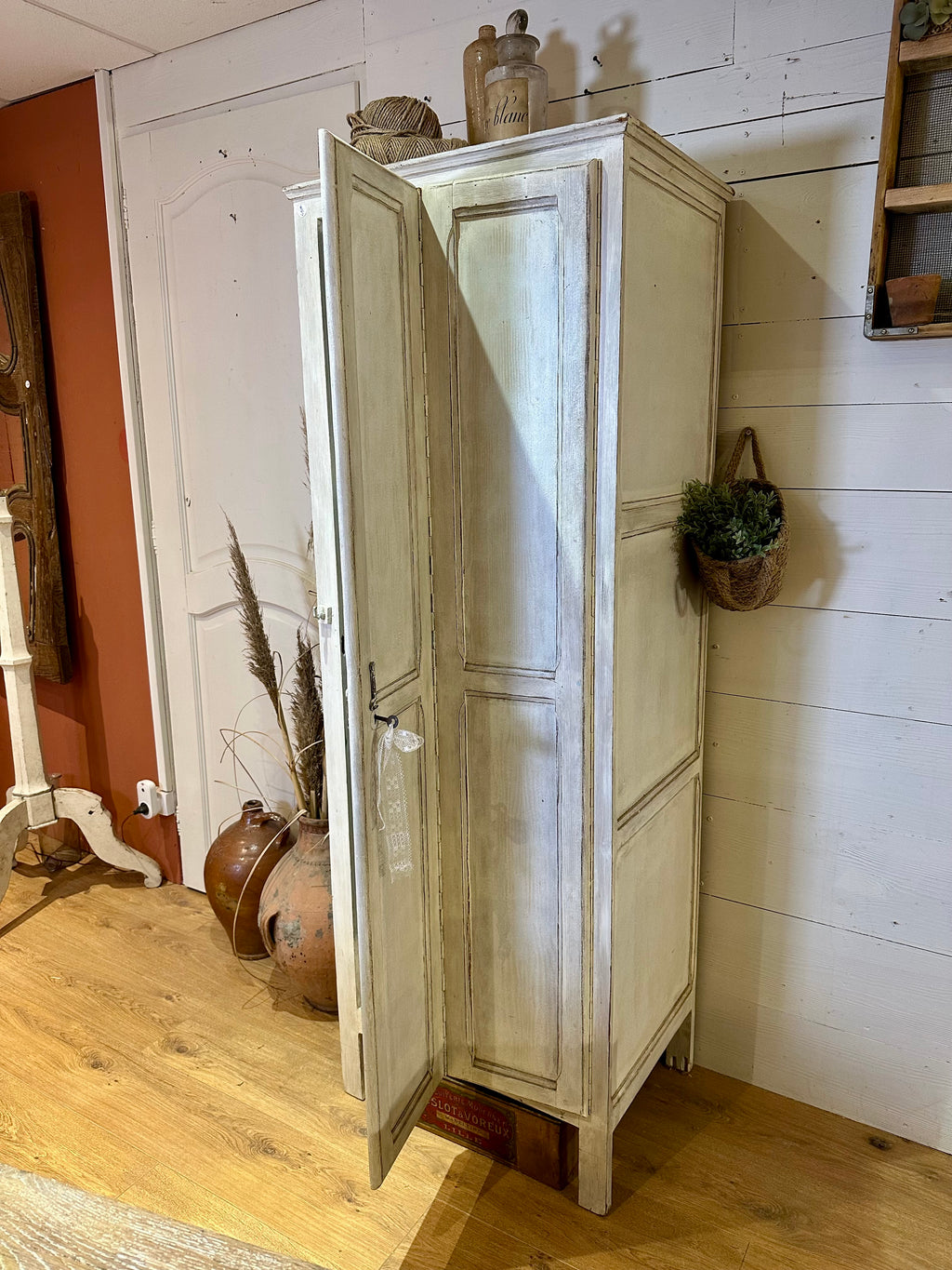 Petite armoire / possibilité vestiaire