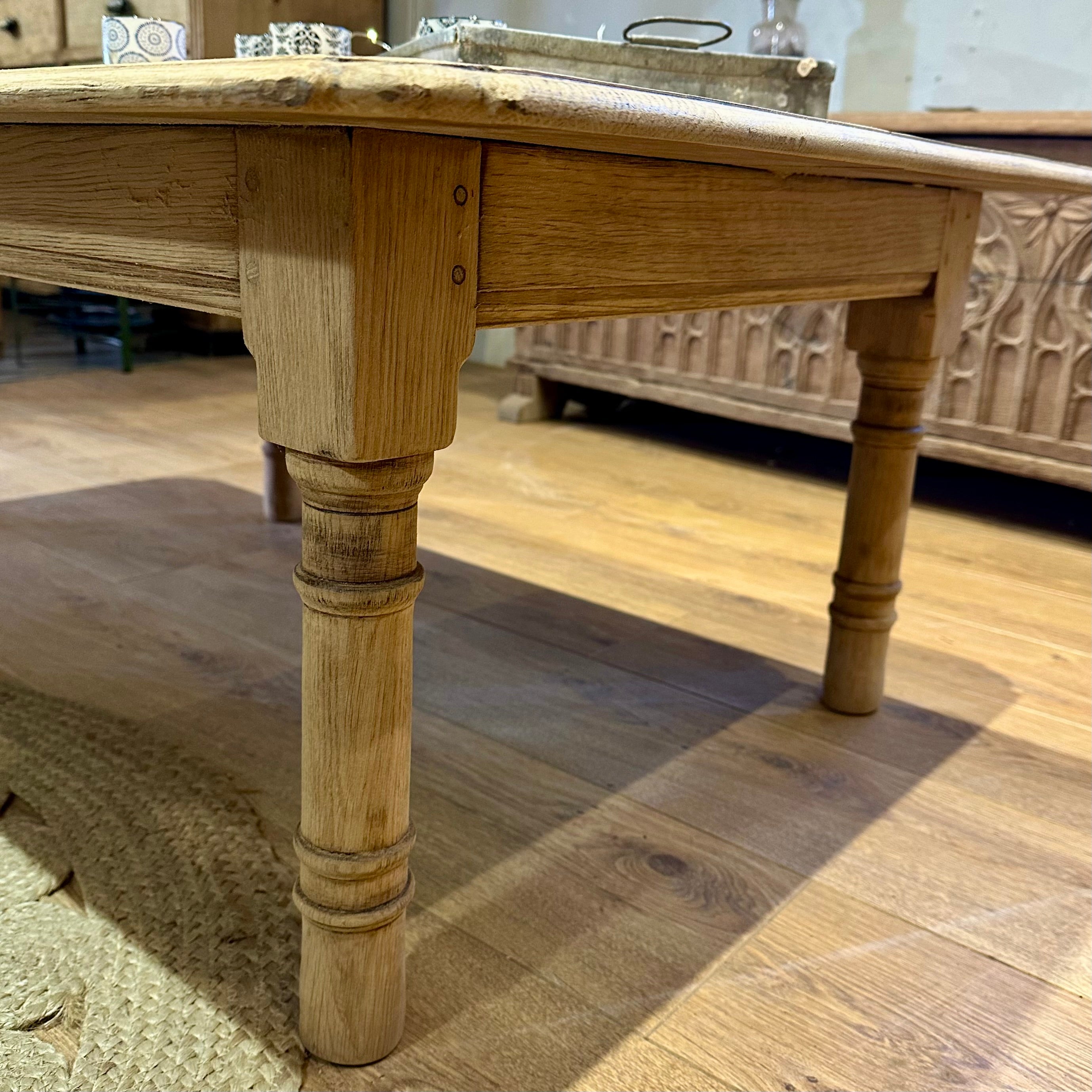 Table basse, chêne.