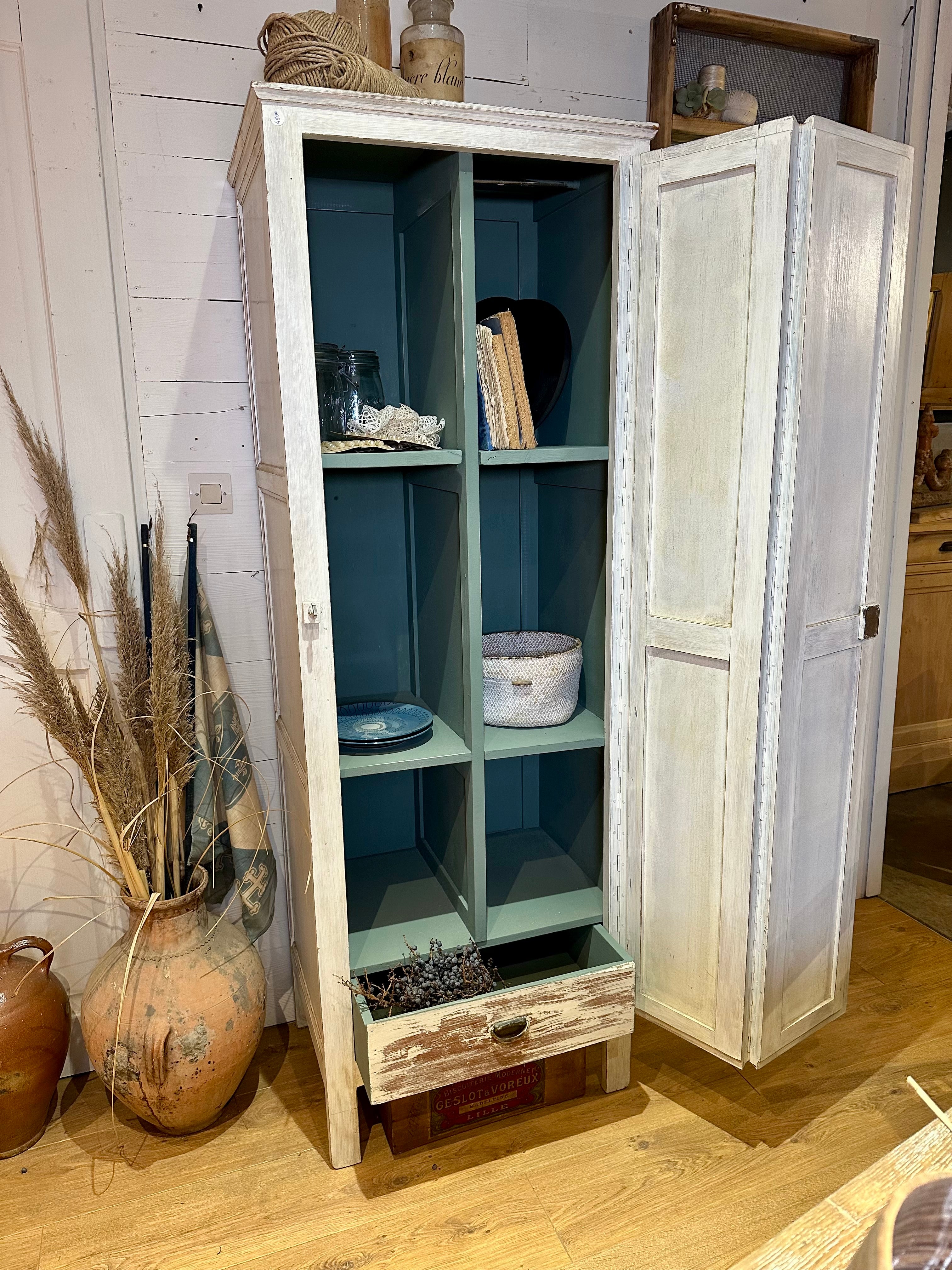 Petite armoire / possibilité vestiaire