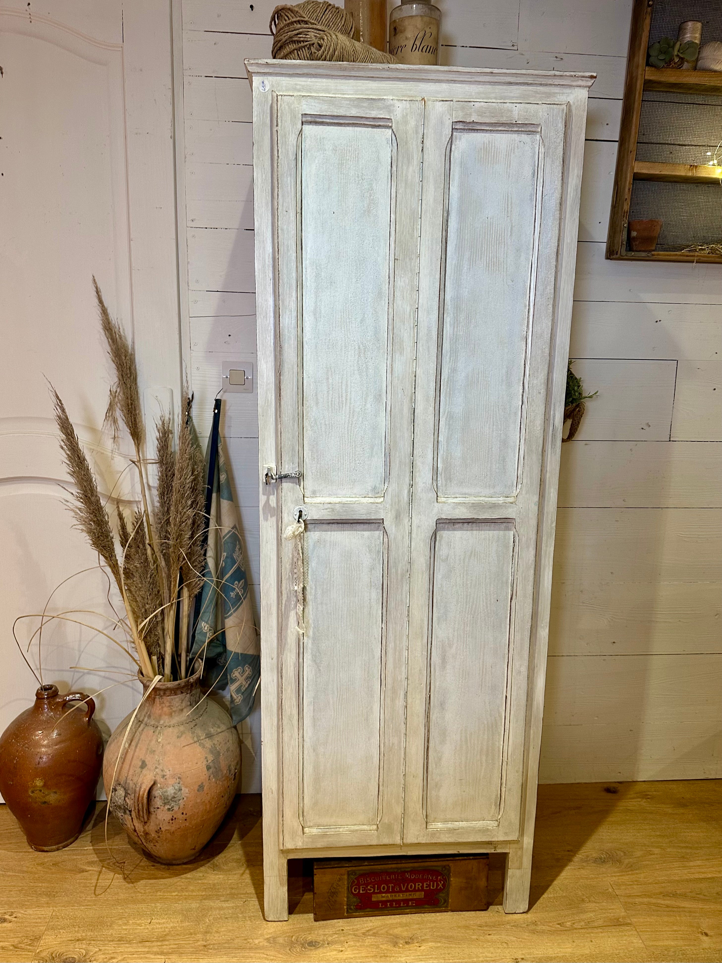Petite armoire / possibilité vestiaire