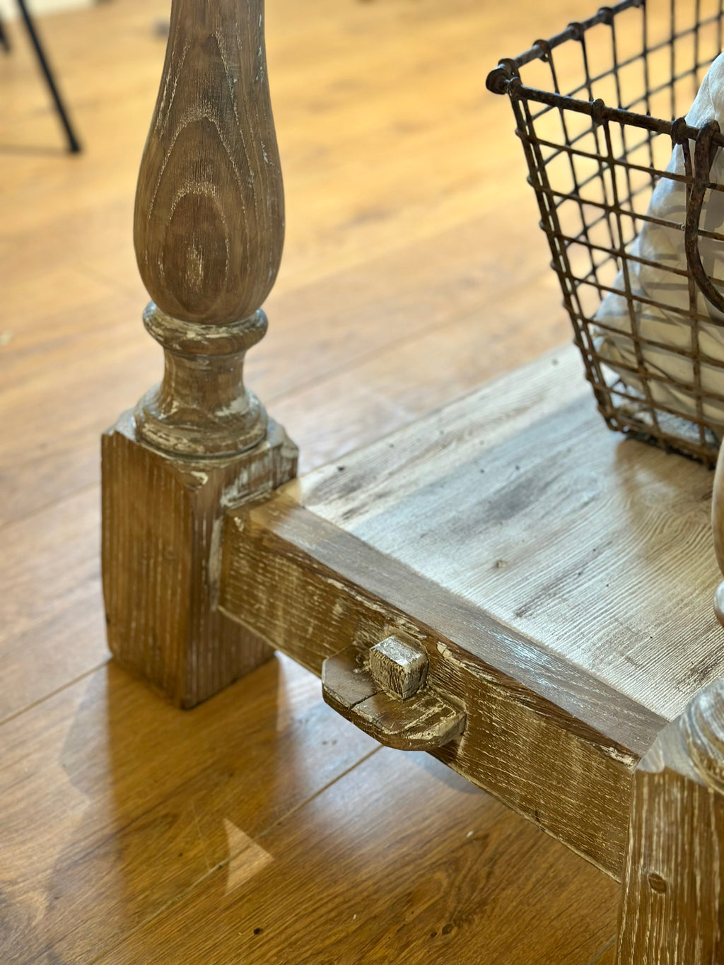 Ancienne table de drapier ou console