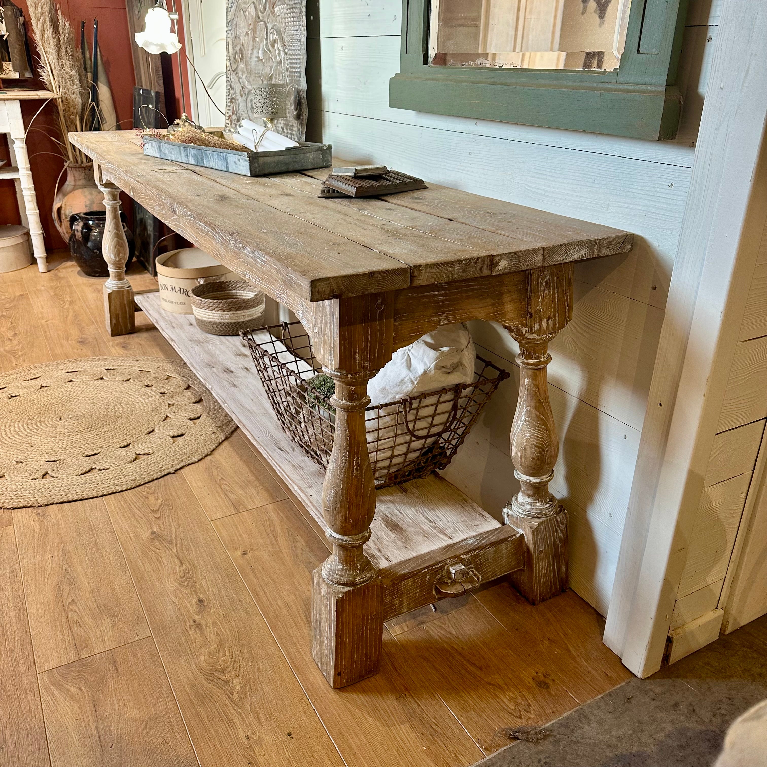 Ancienne table de drapier ou console