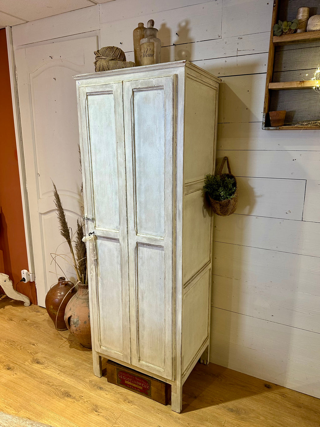 Petite armoire / possibilité vestiaire