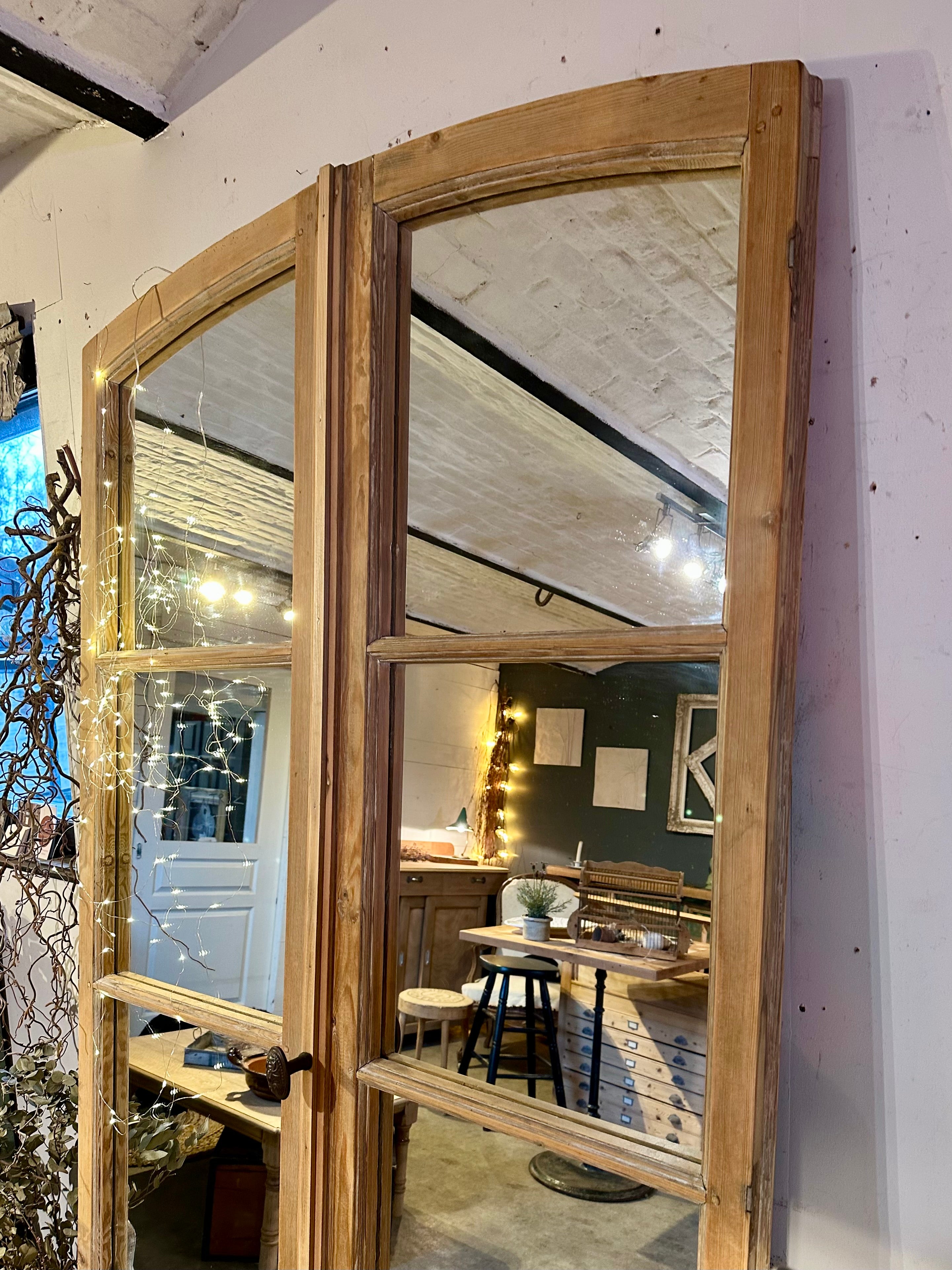 Ancien miroir fenêtre