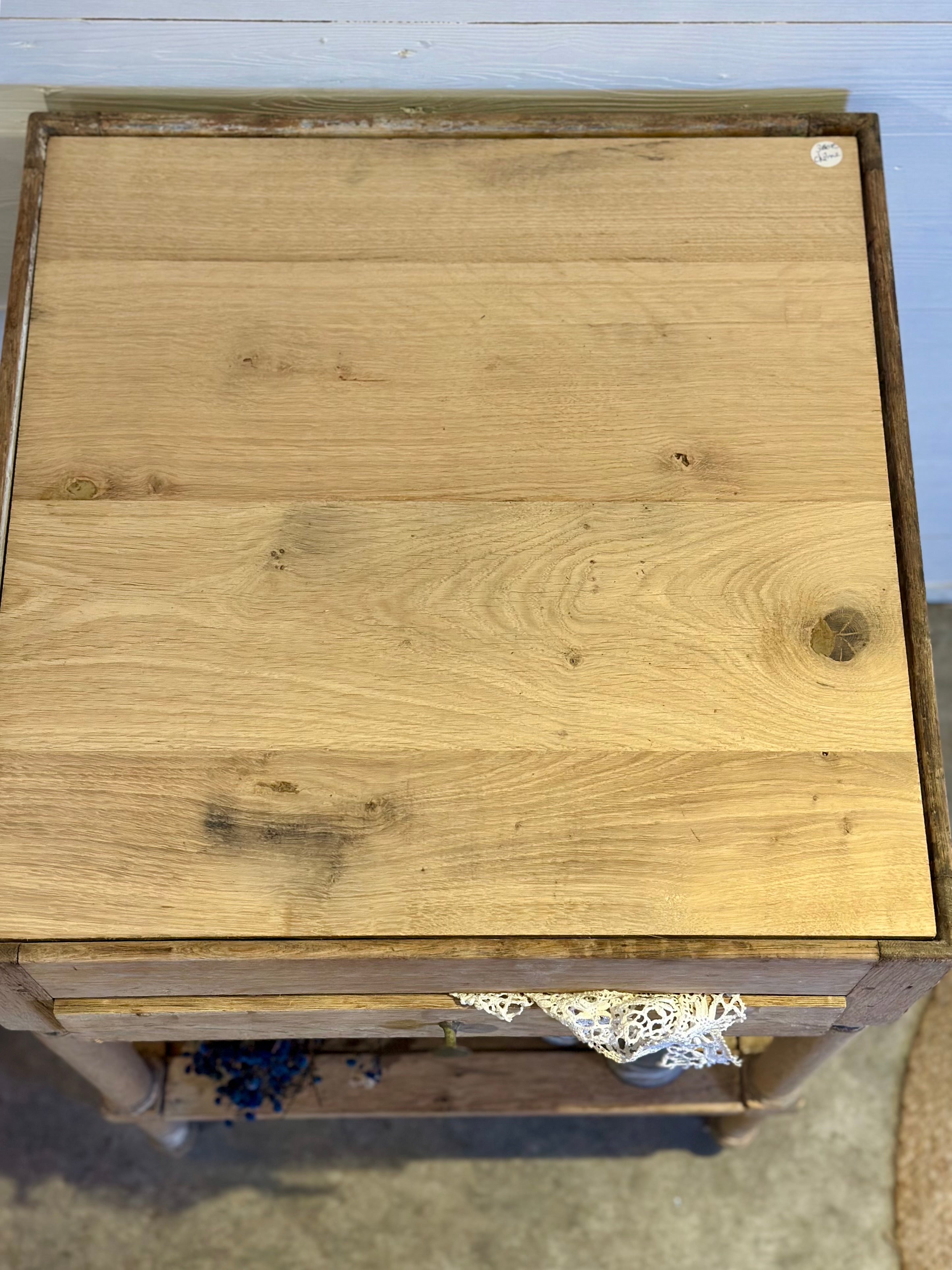 Table de toilette ou d’appoint